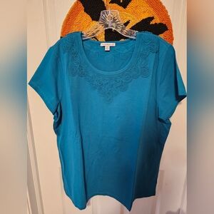 NEW Isaac Mizrahi Blueish/Teal Embroidered Short Sleeve Top